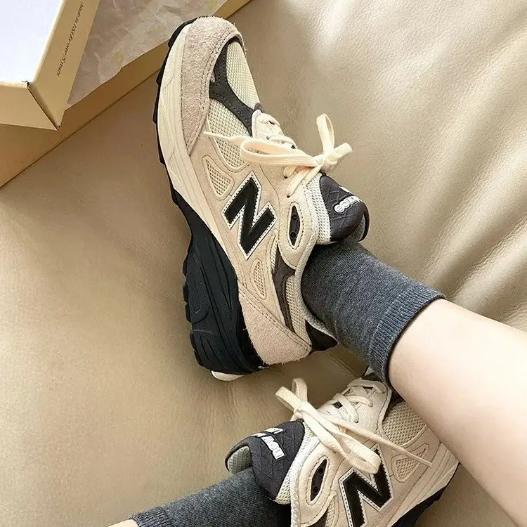New Balance 990